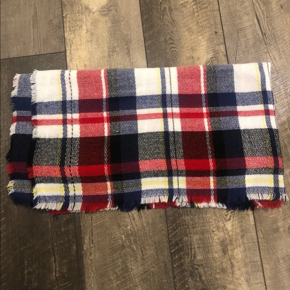 NWOT Blanket Scarf - Picture 2 of 2